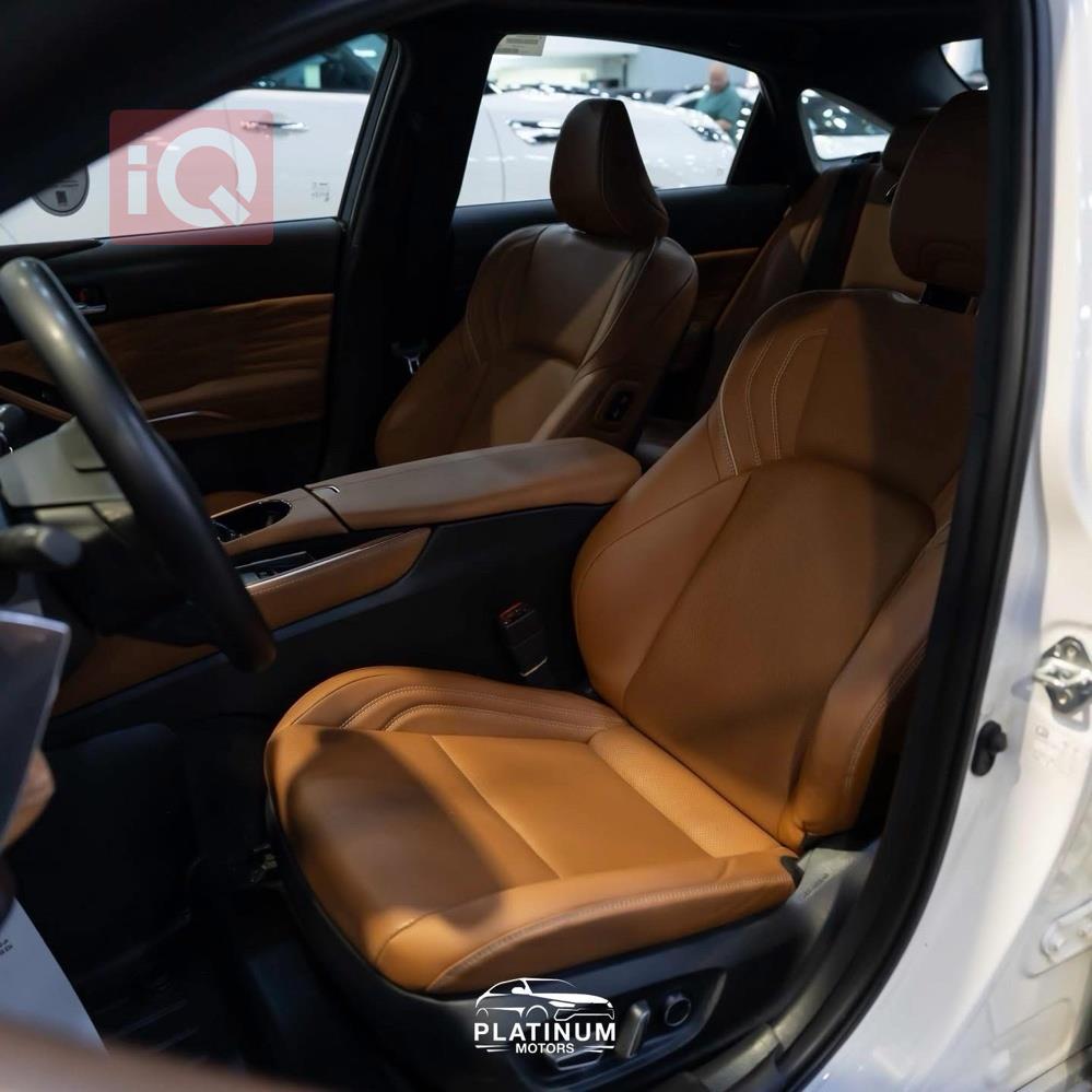 https://cdn.iqcars.ioa3c3ba0b-be5b-4d3f-a27f-3ba0f1efb472_6.jpg